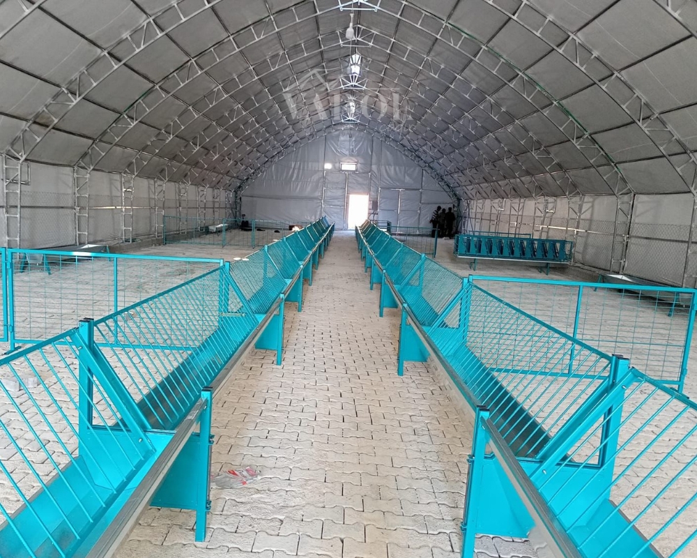 Varol Tent high-ceiling cattle tent